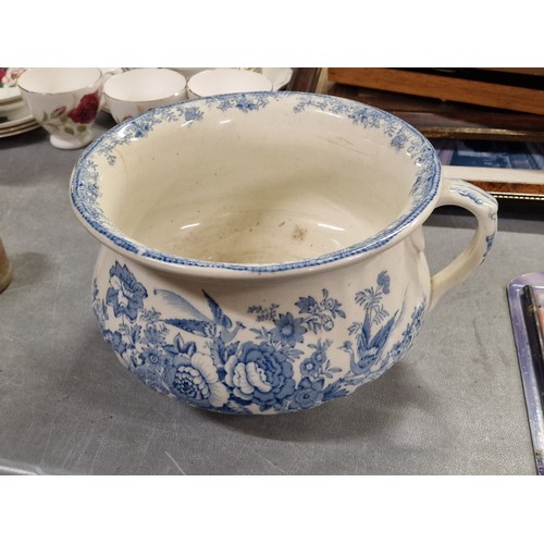 144 - 19th century unstamped, blue and white Asiatic pheasant pattern chamber pot - couple of hairline cra... 