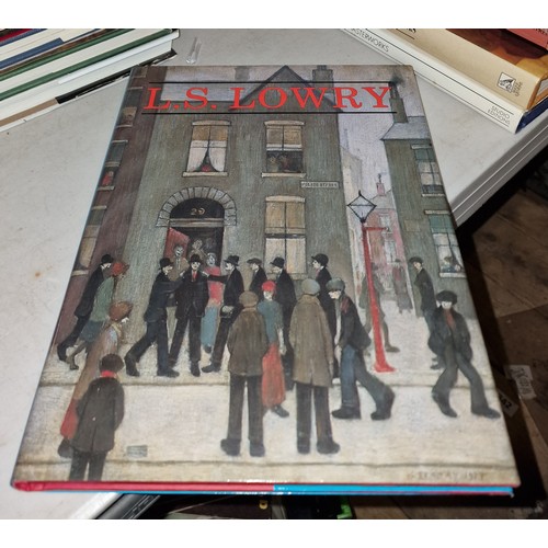 86 - Guild Publishing 1987 L.S. Lowry - Michael Leber & Judith Sandling, 144 page hardback book with cove... 