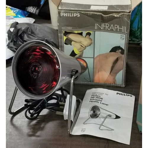 19 - Boxed and mint Philips Infraphil health lamp model HP3608