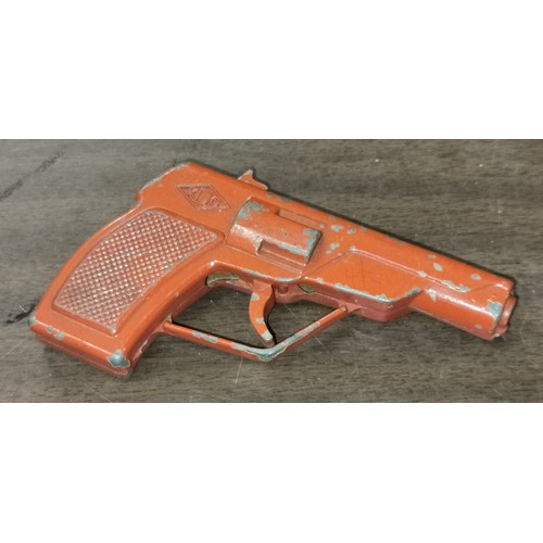 55 - Vintage KDC metal cap gun