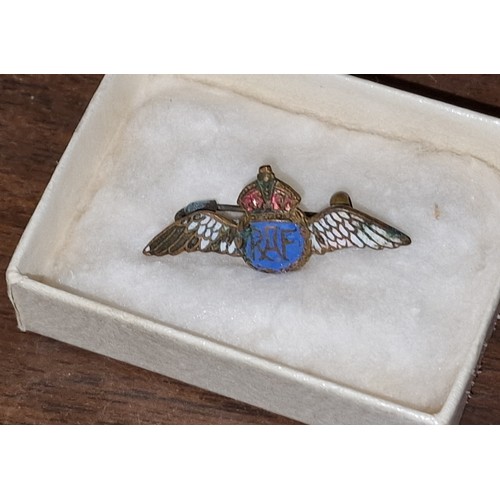 68 - 3 cm RAF 'sweetheart' pin badge