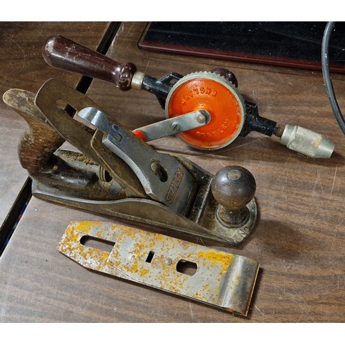 156 - Stanley Bailey no'4 plane, plane blade and Stanley hand drill