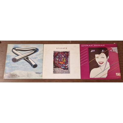 208 - 3 x assorted vinyl albums in very good condition being Mike Oldfield - Tubular Bells, Erasure - The ... 