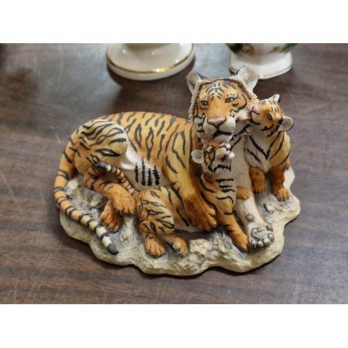 40 - Border Fine Arts RW17 Bengal Tigress and cubs, endangered species figure