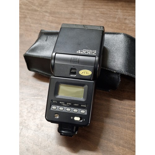 359 - Canon speedlite 420EZ flash gun in original soft pouch