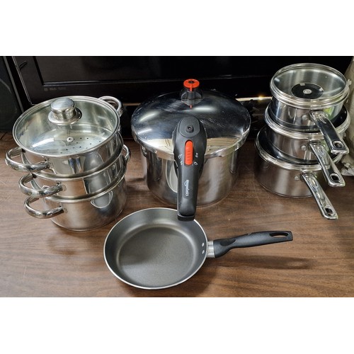 363 - Cookware bundle of graduated set of pans, steamer, pressure cooker and small frying pan