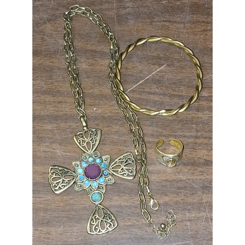 145 - Large 9 x 6.5 cm cross with turquoise stones on chain, bangle and ring