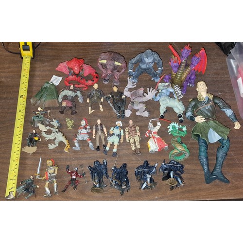 308 - Good bundle of assorted mythical and film action figures