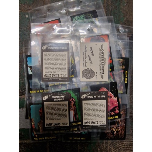 145 - Full and mint set of 50 x Monsters from outer limits, bubble gum cards in display pouches