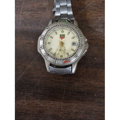54 - Tag Heuer chronometer (no'28360) professional diver series, 200 mtr calendar watch