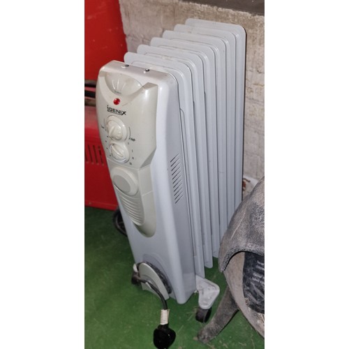 18 - Igenix 1500 wt portable oil filled radiator