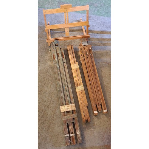 5 - Bundle of assorted vintage wooden easels