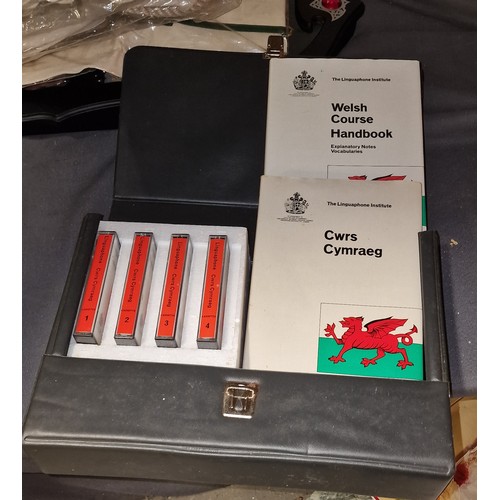 196 - Vintage Linguaphone audio cassette tape and books Welsh language course in case