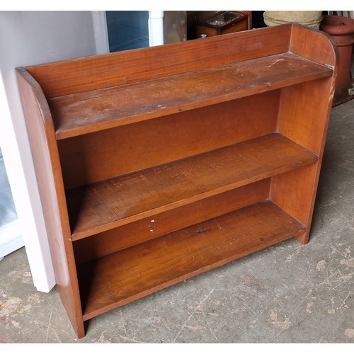 288 - 90 x 23 x 76 cm wooden 3 tier closed back bookcase