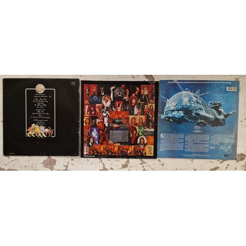 215 - 2 x Queen and 1 x Star Fleet Project (Brian May) vinyl albums in very good condition