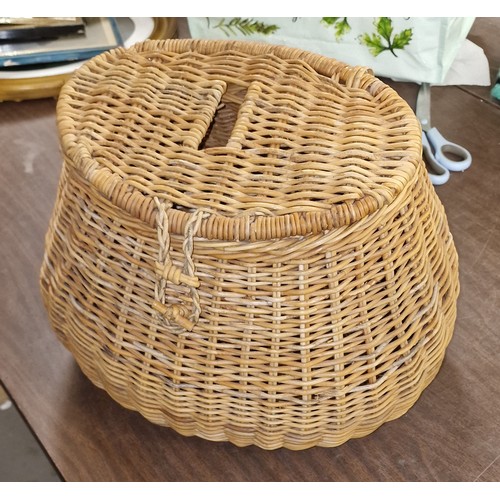 150 - Vintage wicker fly fishing creel/basket - lid needs re-attaching one side