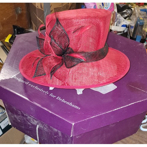 40 - Ladies Hat Box 100% straw hat with bow