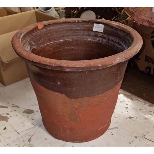 147 - 31 cm tall and 37 cm diameter large planter