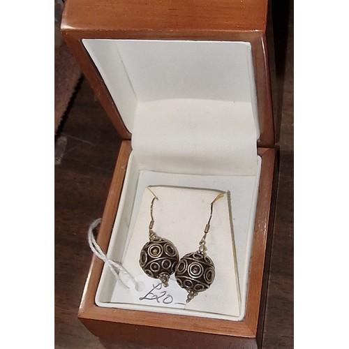 52 - Pair of silver ball earrings in wooden case