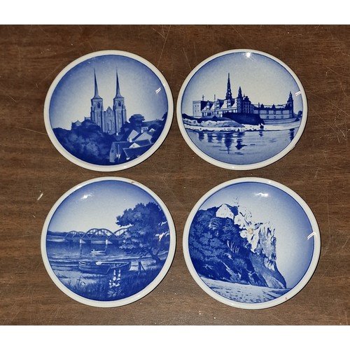 140 - Bundle of 4 x 8 cm diameter Royal Copenhagen blue and white pattern wall plates