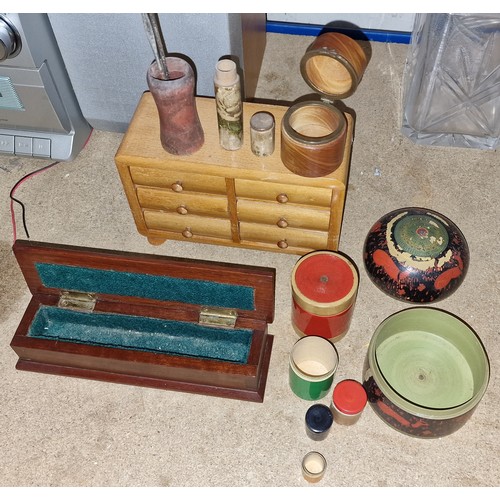 269 - Bundle of assorted vintage wooden containers/boxes