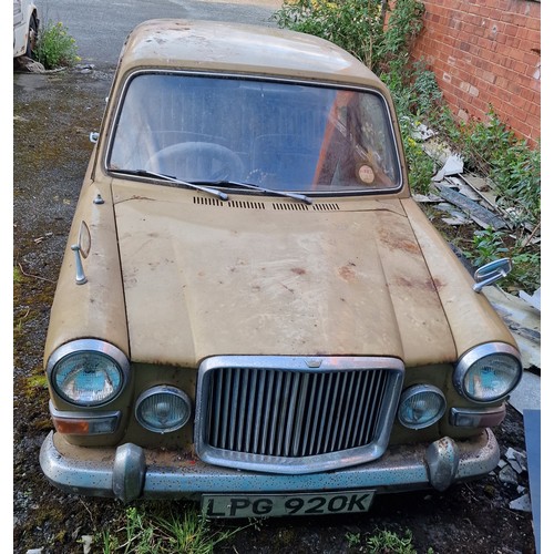 289 - Genuine garage find, untouched for over 35 years, 1972 Rover Princess 1300 Vanden Plas. No key or lo... 