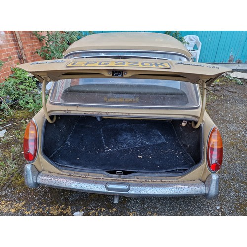 289 - Genuine garage find, untouched for over 35 years, 1972 Rover Princess 1300 Vanden Plas. No key or lo... 