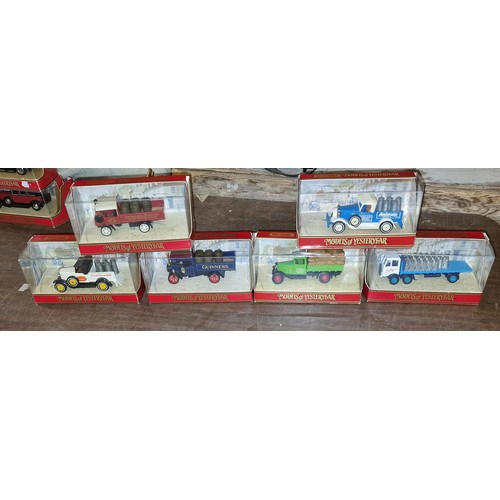 251 - 6 x assorted boxed Matchbox models of yesteryear die cast lorry's with loads