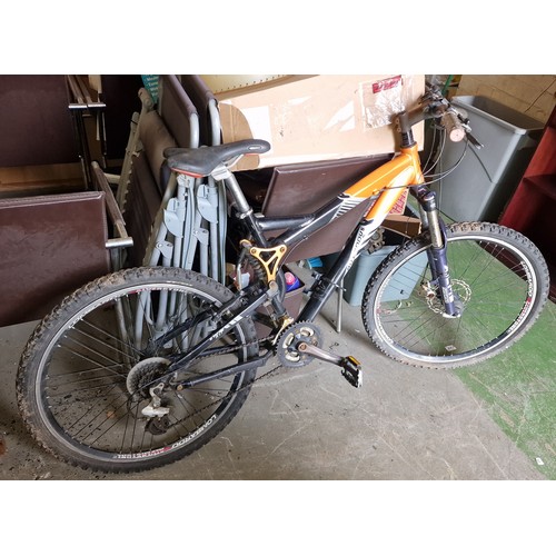 25 - Exodus A&J 24 speed mountain bike, needs servicing