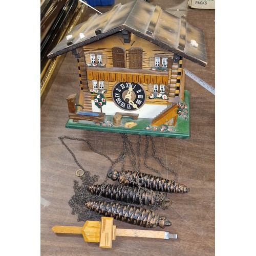 98 - Wooden cuckoo clock in working order