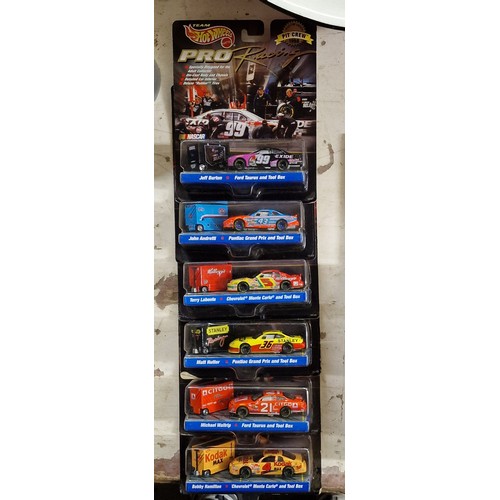 101 - 6 x new Hot Wheels pro racing pit crew nascar cars