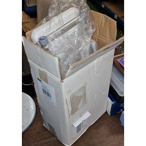 203 - Boxed and unused Coopers of Stortford adjustable bath seat