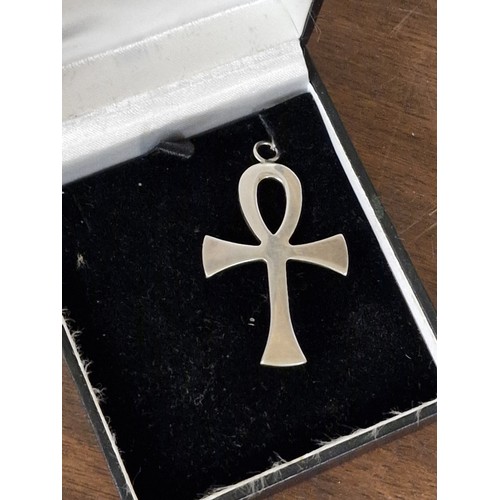 76 - 5.5 cm 925 stamped silver cross pendant