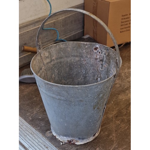 134 - 29 cm tall galvanised bucket