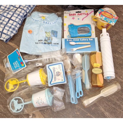 141 - Small bundle of assorted new old stock baby and child miscellaneous