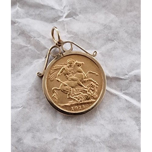 62 - 1911 full sovereign gold coin in 9 ct gold pendant mount