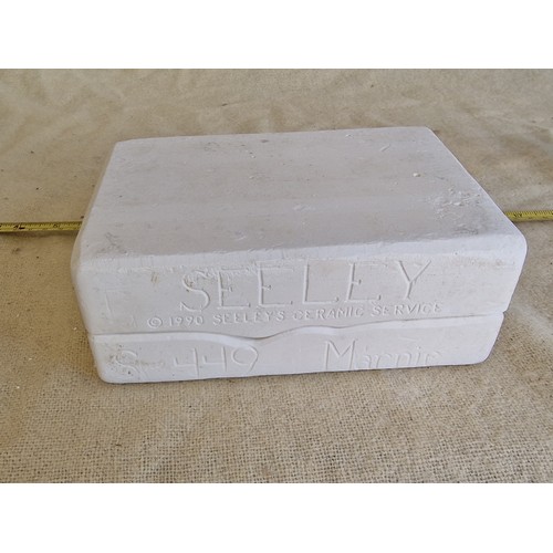 202 - 1990 Seeley S-449 'Marnie' porcelain doll mold