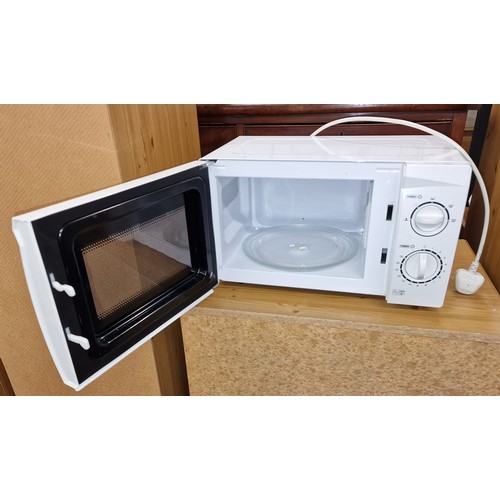 154 - Clean Daewoo 700 wt microwave