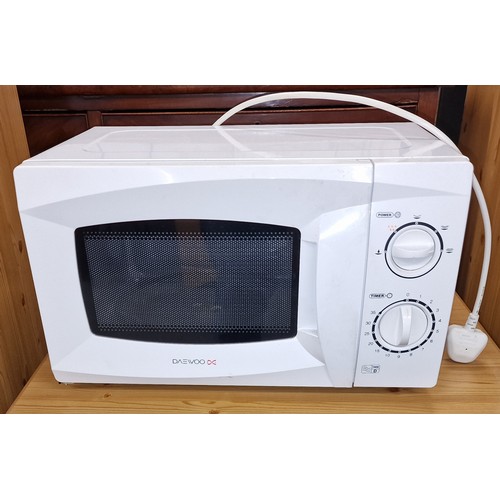 154 - Clean Daewoo 700 wt microwave