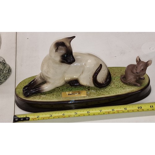 111 - Beswick 'Watch it' cat and mouse ornament