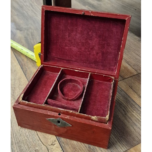 197 - Edwardian desk top jewellery box with assorted mostly UK copper coinage