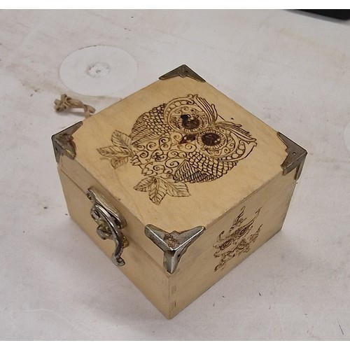 167 - Small wooden trinket box with owl decoration containing assorted costume and dress jewellery