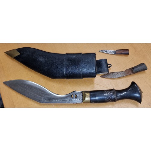 200 - Vintage Kukri/Gurkhas knife in sheath