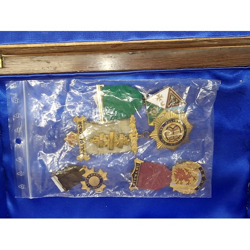 111 - Wooden jewellery box with 4 x assorted Masonic jewels