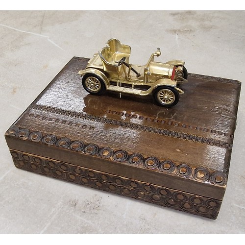 101 - Collection of tobacciana and cigarette boxes mostly with vintage car decoration and pictures