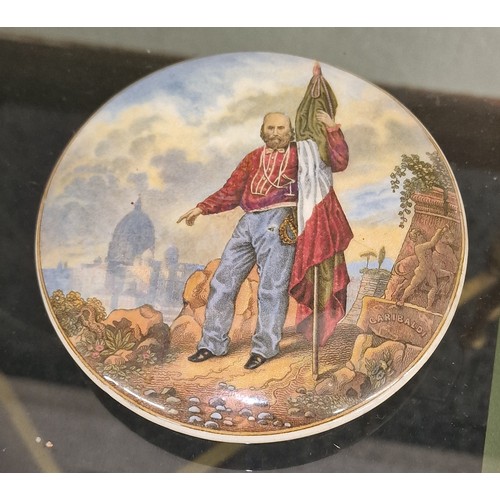 87 - 10.5 cm diameter near mint old Pratt ware picture lid, showing Italian general Garibaldi