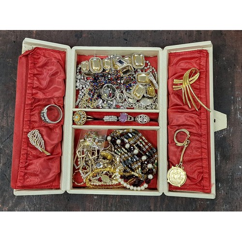 76 - Vintage cream jewellery case and contents