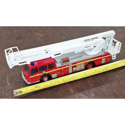 21 - Unboxed Corgi Simon Snorkel Merseyside fire engine