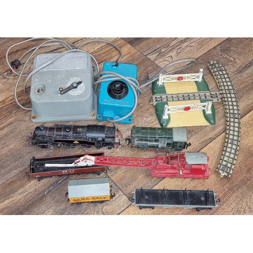 197 - Hornby oo/ho model railway bundle of 2 x engines, rolling stock, crossing, signal and power units et... 