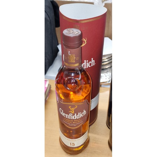 117 - Unopened Glenfiddich 70 cl 15 year old single malt whisky in case (no top)